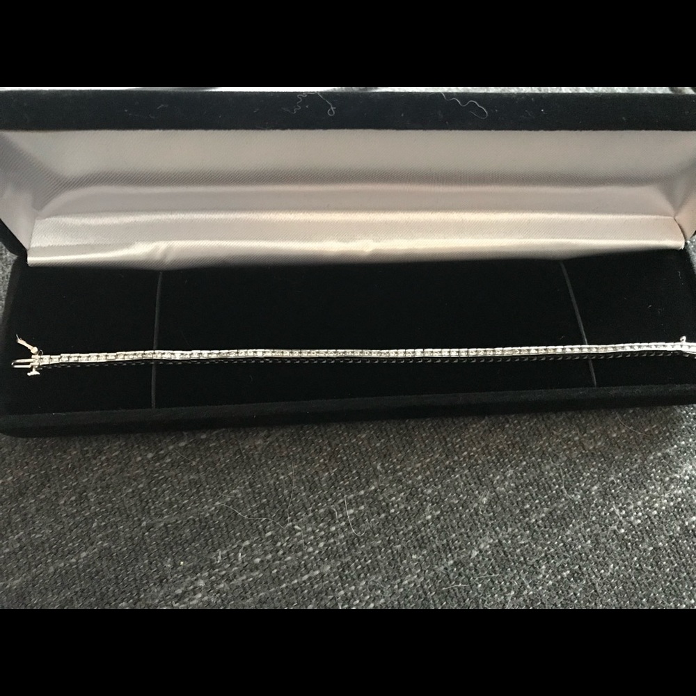14K White Gold Diamond Tennis Bracelet